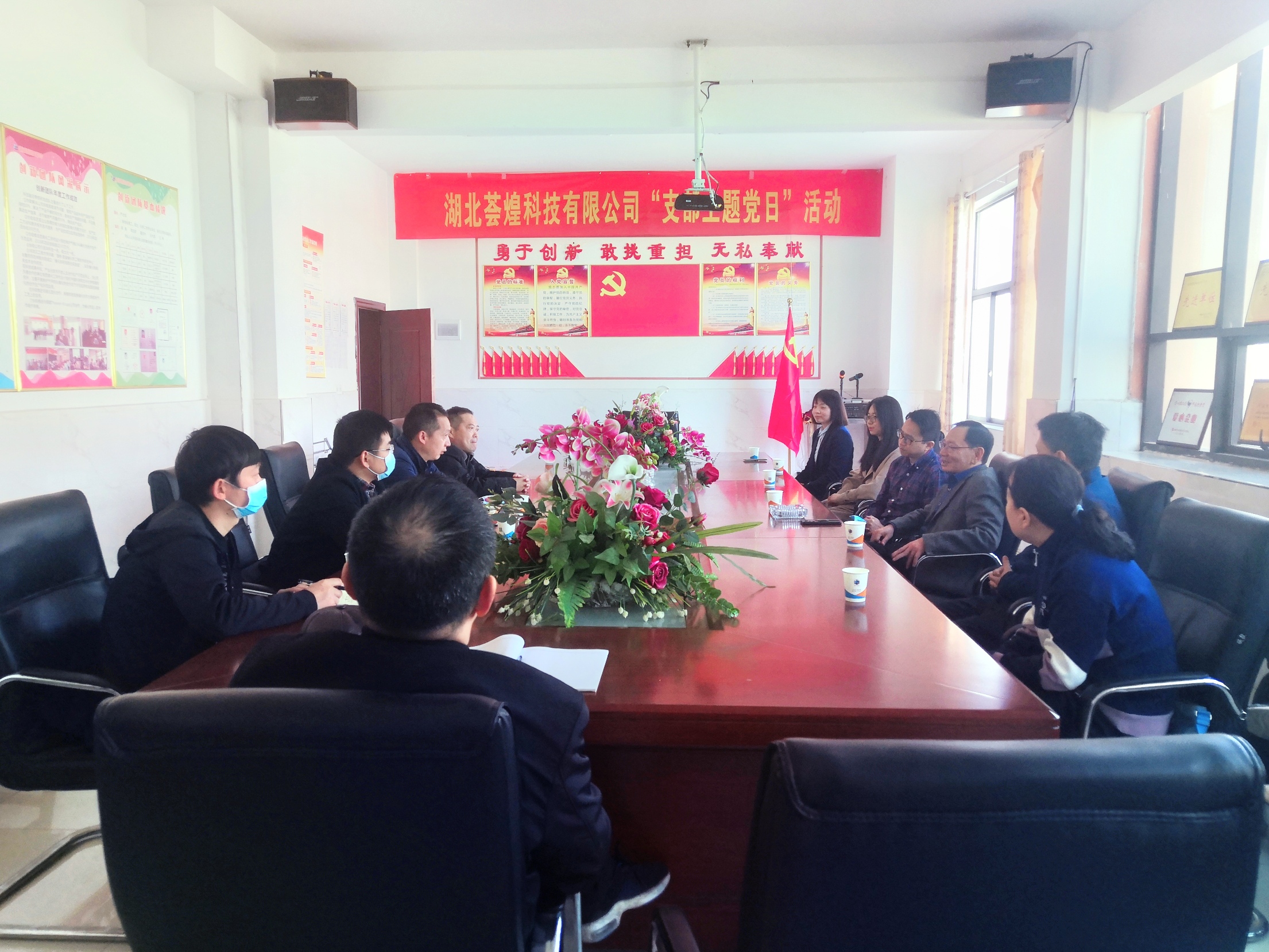 校企合作開(kāi)新篇 產(chǎn)學(xué)研融合促發(fā)展